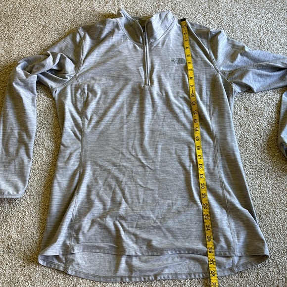 The North Face Quarter Zip Pullover - Picture 4 of 4